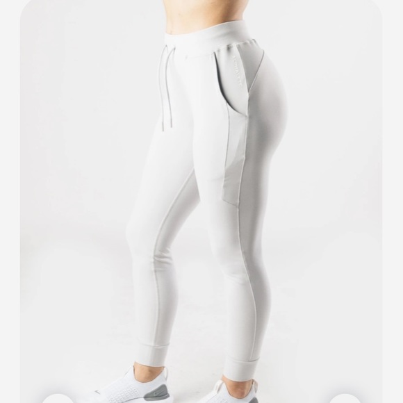 Alphalete premium jogger - Picture 2 of 12